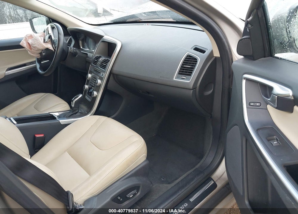 2016 VOLVO XC60 T6 DRIVE-E VIN: YV449MRK0G2876338
