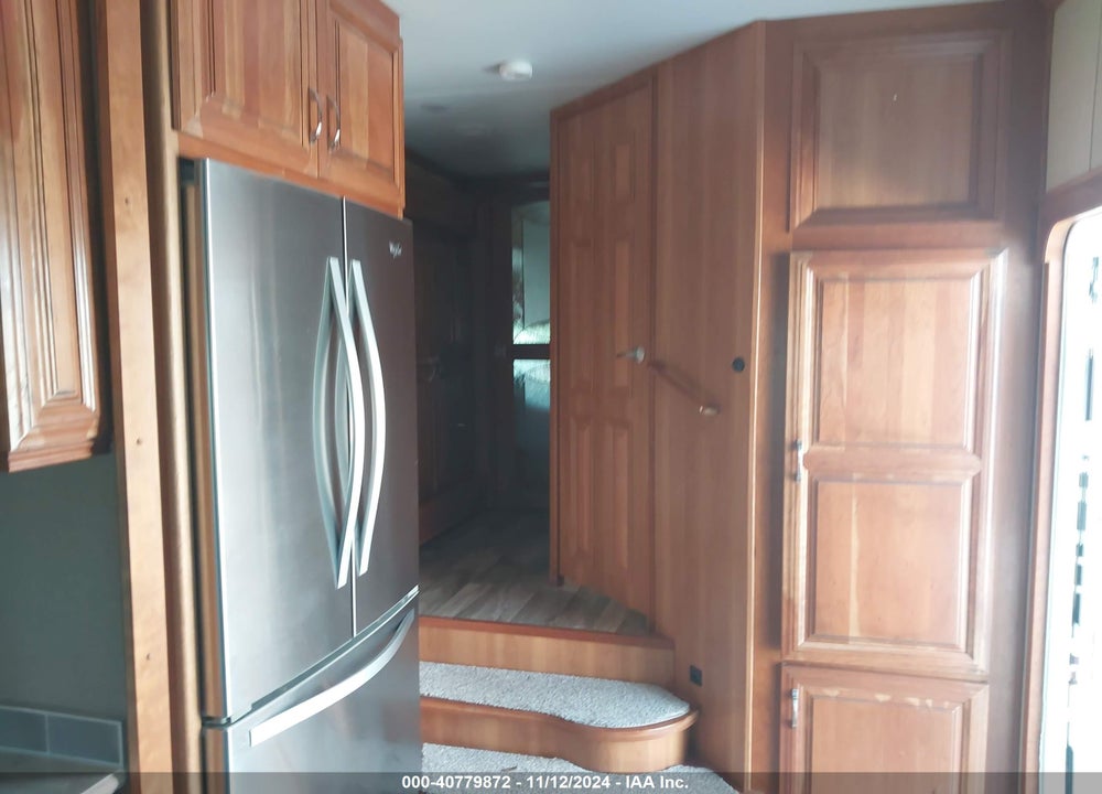 2018 LUXURY OTHER VIN: 5KEAG4227J1348168