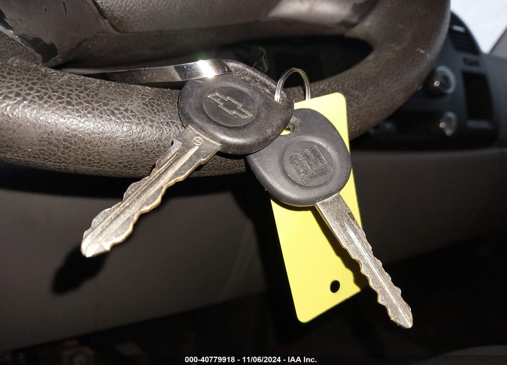 2011 CHEVROLET SILVERADO 1500 WORK TRUCK VIN: 1GCNKPE00BZ200196