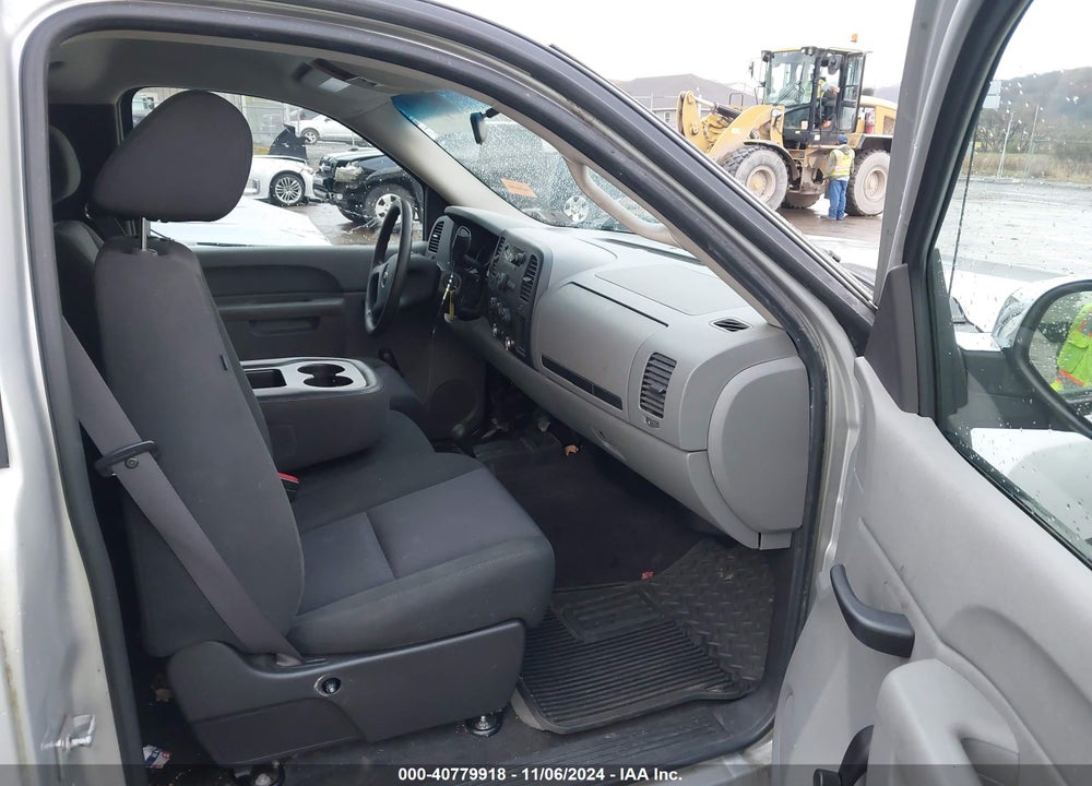 2011 CHEVROLET SILVERADO 1500 WORK TRUCK VIN: 1GCNKPE00BZ200196
