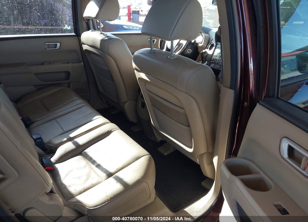 2011 HONDA PILOT EX-L VIN: 5FNYF4H53BB069360