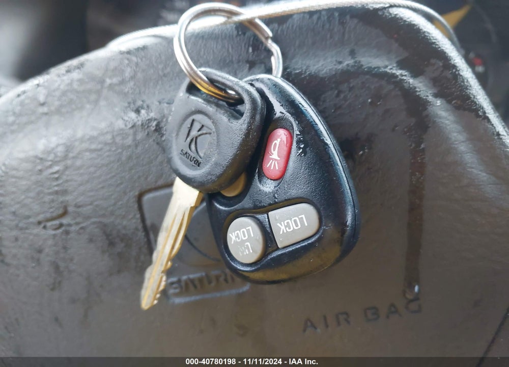 2002 SATURN S-SERIES SL2 VIN: 1G8ZK527X2Z182095