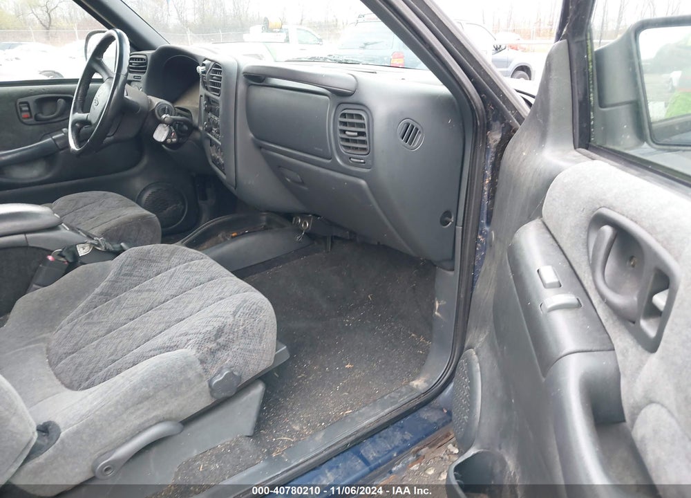 2002 CHEVROLET S-10 LS VIN: 1GCDT13W82K188806