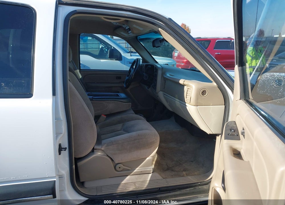 2004 CHEVROLET SUBURBAN 1500 LS VIN: 3GNFK16Z84G105586