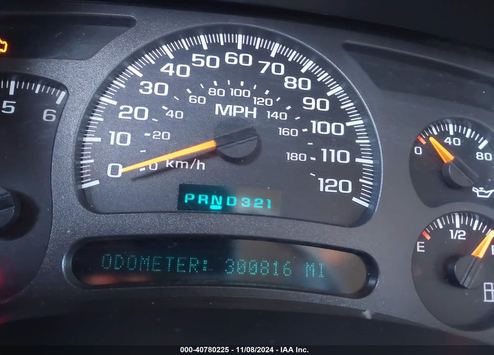 2004 CHEVROLET SUBURBAN 1500 LS VIN: 3GNFK16Z84G105586