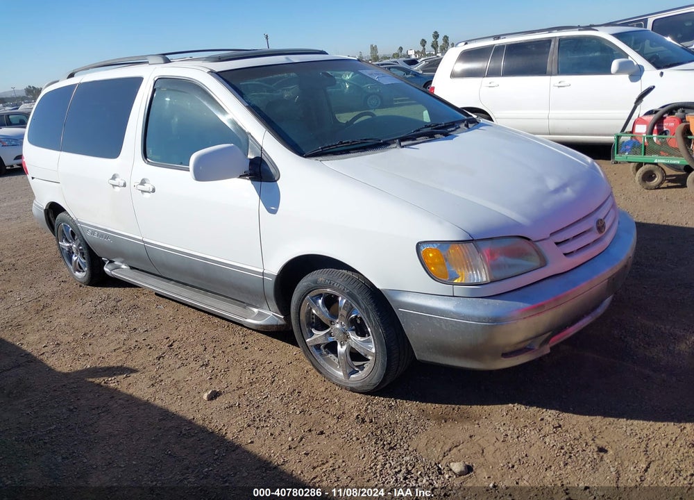2001 TOYOTA SIENNA XLE VIN: 4T3ZF13C01U388278