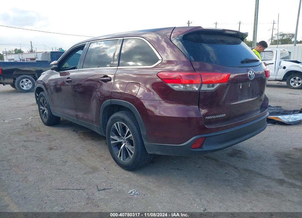 2019 TOYOTA HIGHLANDER LE VIN: 5TDZARFH4KS056853