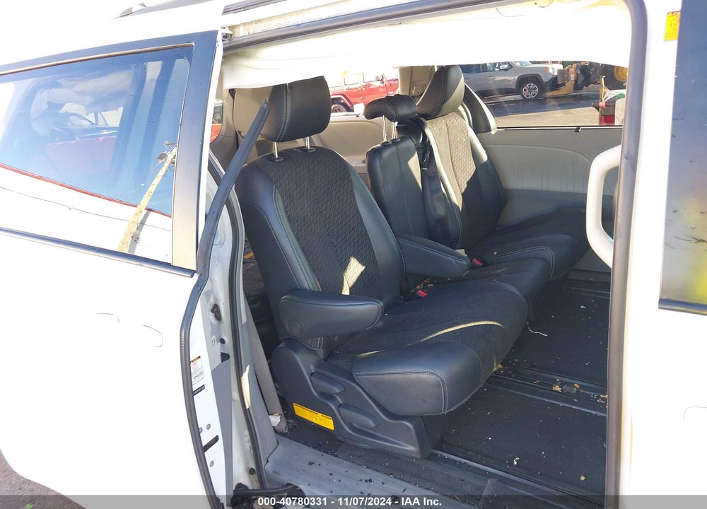 2011 TOYOTA SIENNA SPORT VIN: 5TDXK3DCXBS039967