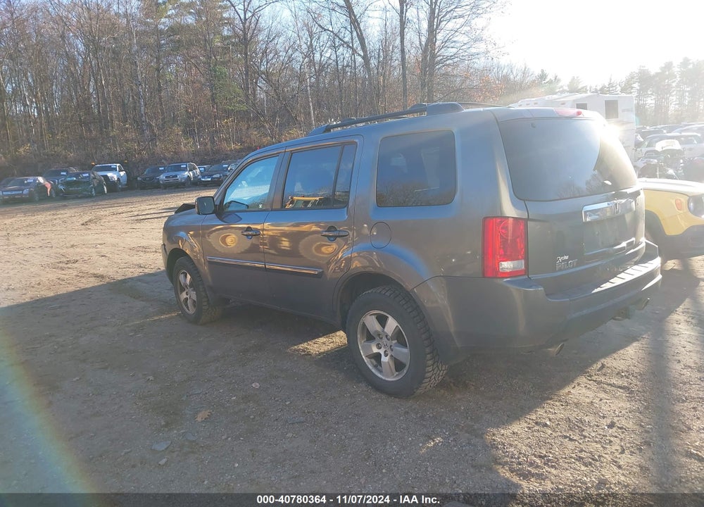 2011 HONDA PILOT EX VIN: 5FNYF4H46BB028826
