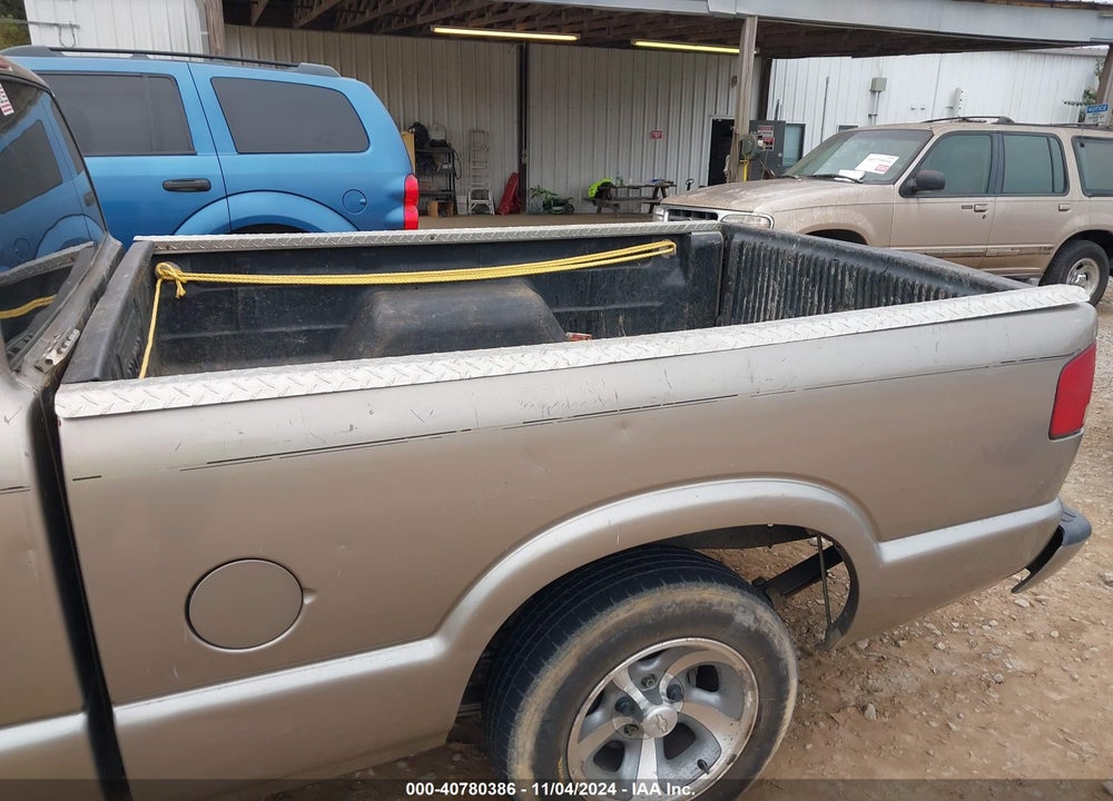 2001 CHEVROLET S-10 LS VIN: 1GCCS19WX1K114419