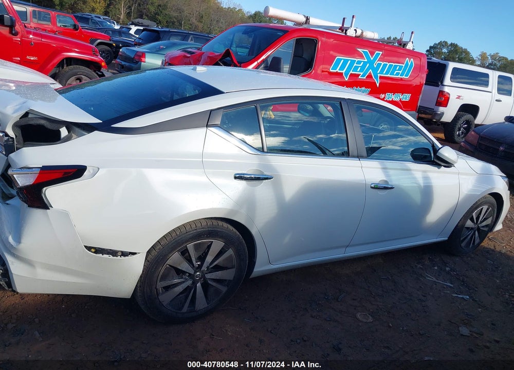 2022 NISSAN ALTIMA SV FWD VIN: 1N4BL4DV0NN300425