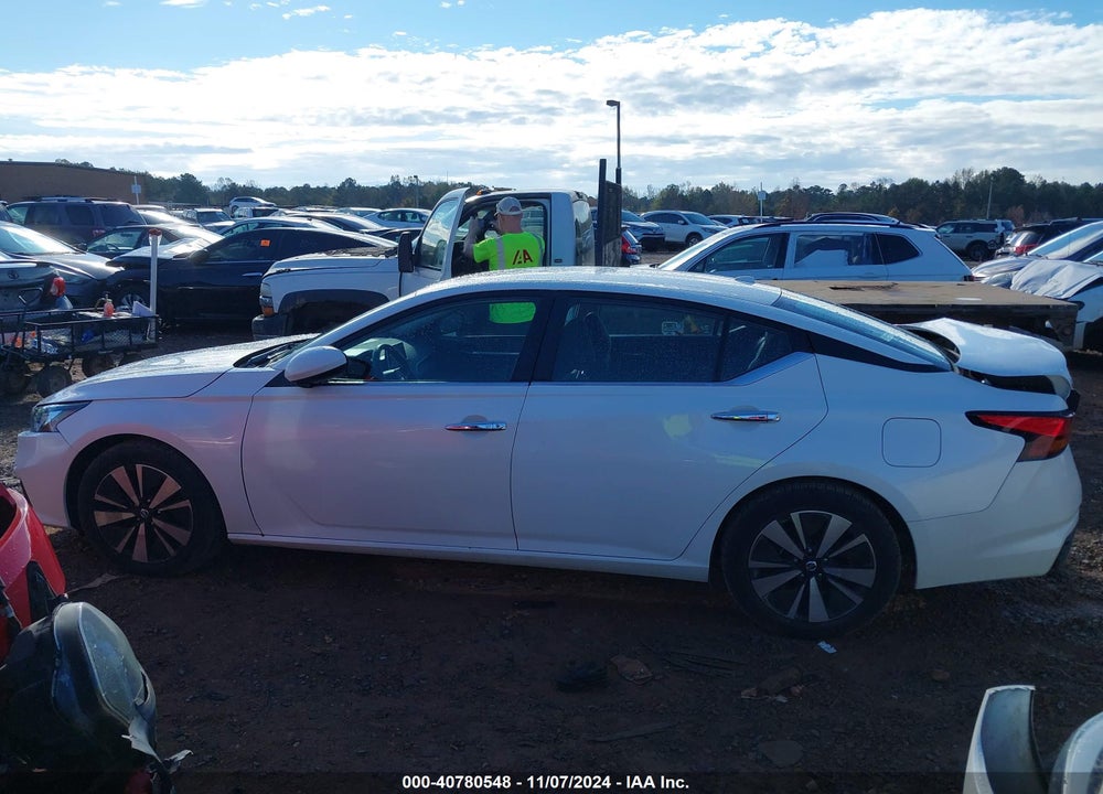 2022 NISSAN ALTIMA SV FWD VIN: 1N4BL4DV0NN300425