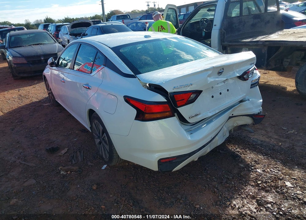 2022 NISSAN ALTIMA SV FWD VIN: 1N4BL4DV0NN300425