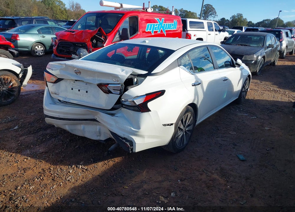 2022 NISSAN ALTIMA SV FWD VIN: 1N4BL4DV0NN300425