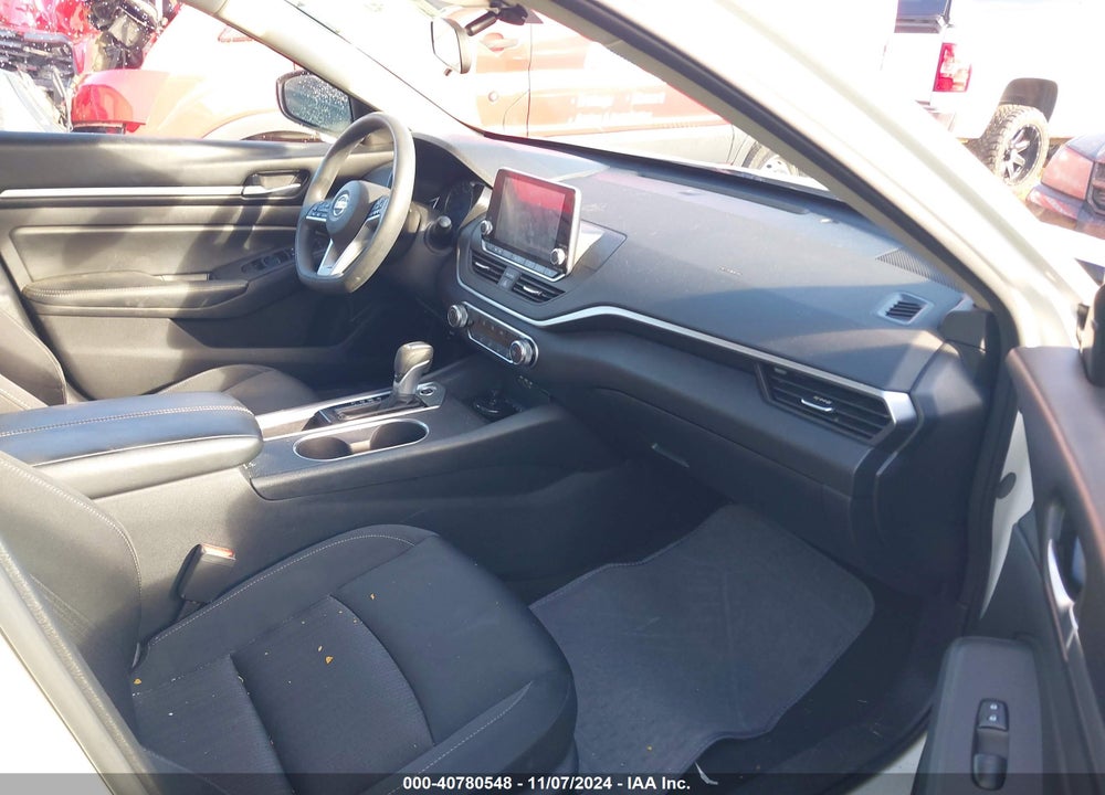 2022 NISSAN ALTIMA SV FWD VIN: 1N4BL4DV0NN300425