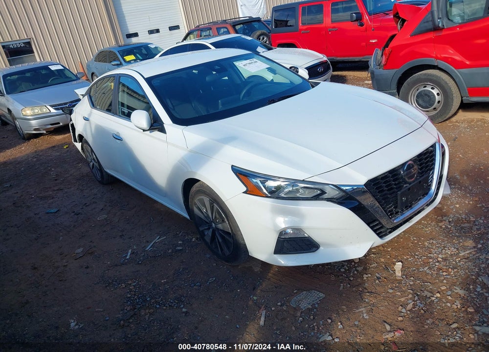 2022 NISSAN ALTIMA SV FWD VIN: 1N4BL4DV0NN300425
