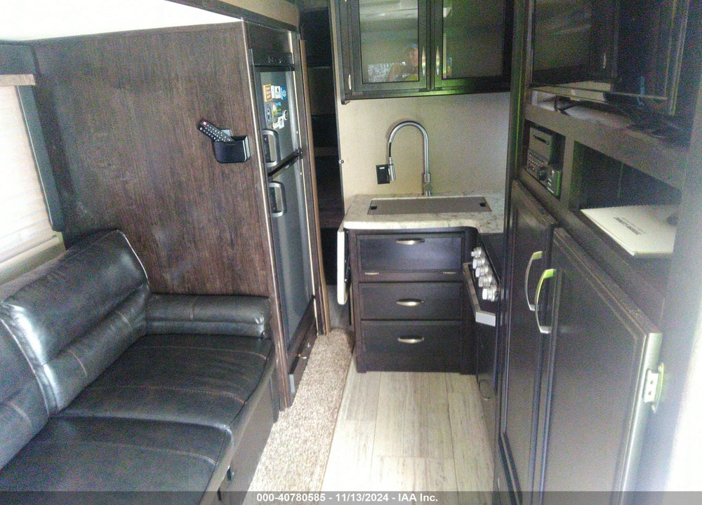 2018 GRAND DESIGN IMAGINE TRAVEL TRAILER VIN: 573TE2722J5500742