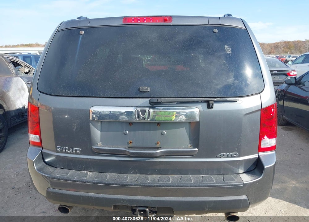 2011 HONDA PILOT EX VIN: 5FNYF4H4XBB093999