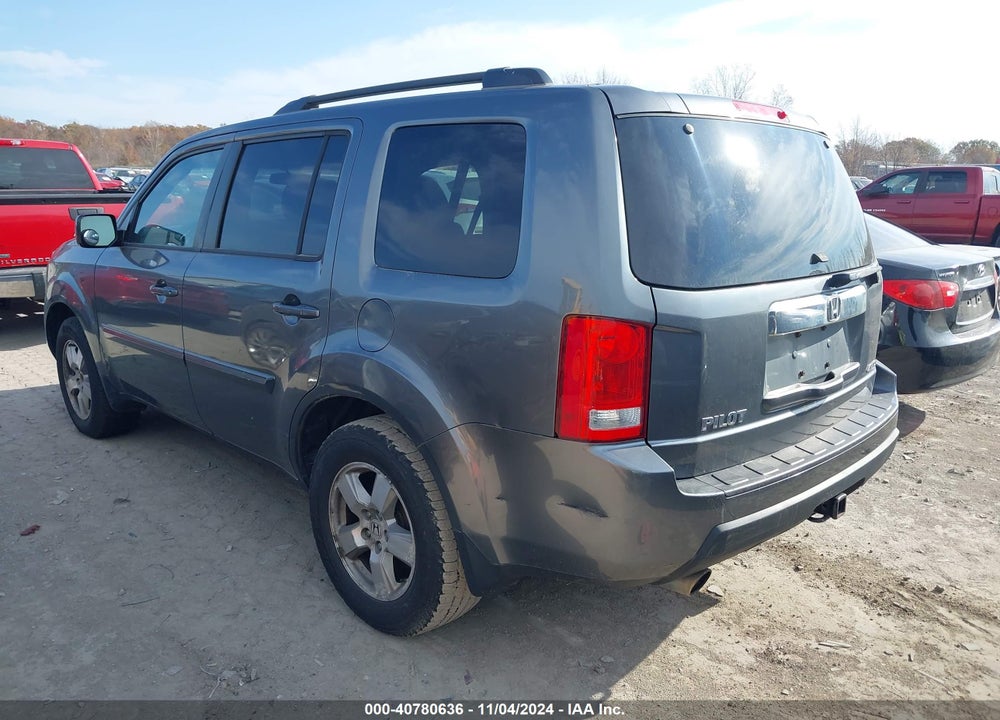 2011 HONDA PILOT EX VIN: 5FNYF4H4XBB093999