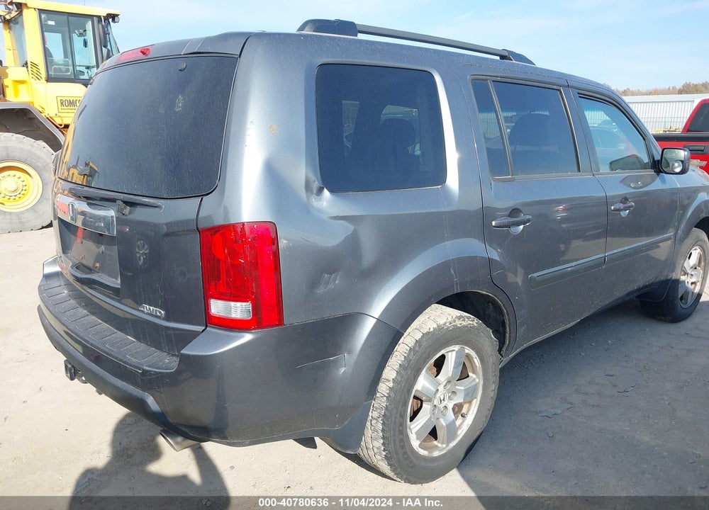 2011 HONDA PILOT EX VIN: 5FNYF4H4XBB093999