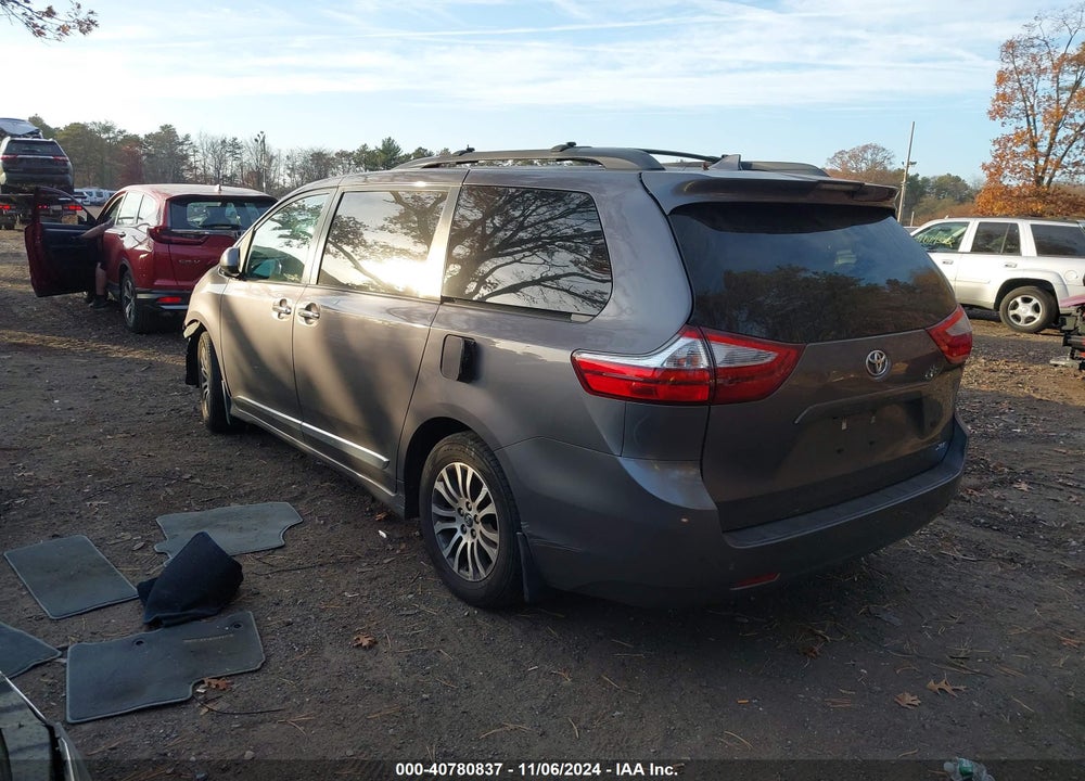 2019 TOYOTA SIENNA XLE 8 PASSENGER VIN: 5TDYZ3DC5KS014927