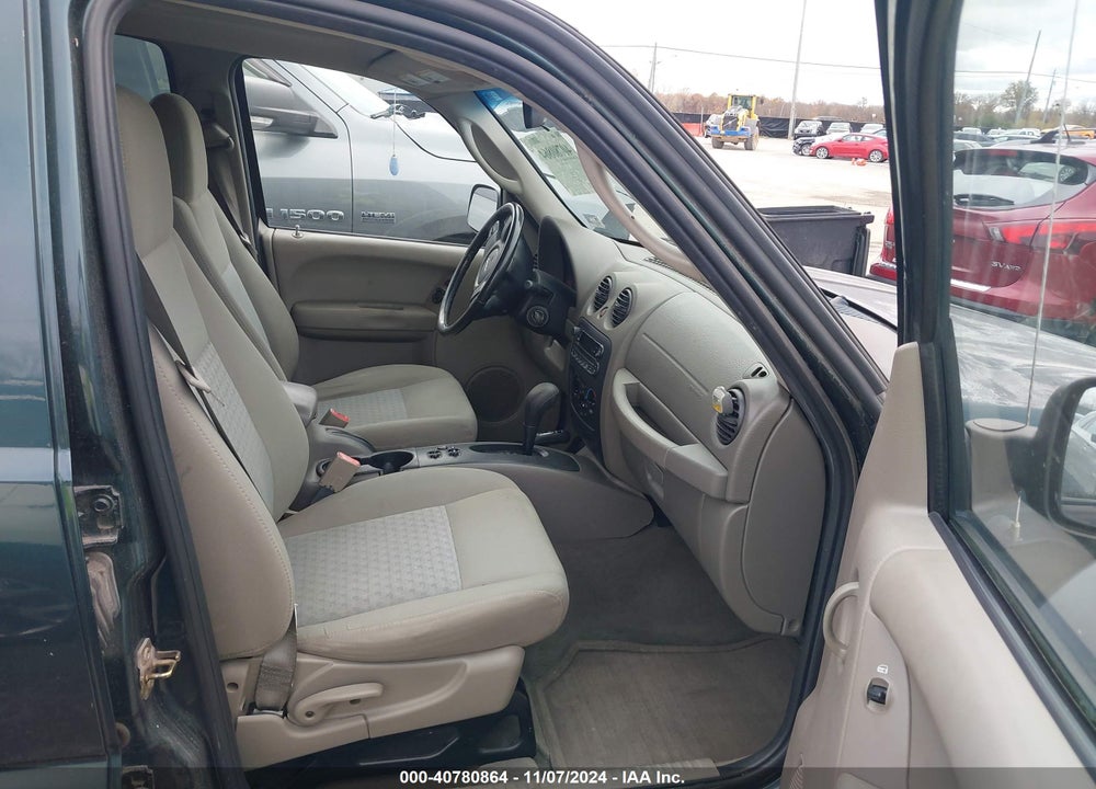 2005 JEEP LIBERTY SPORT VIN: 1J4GL48K25W641538