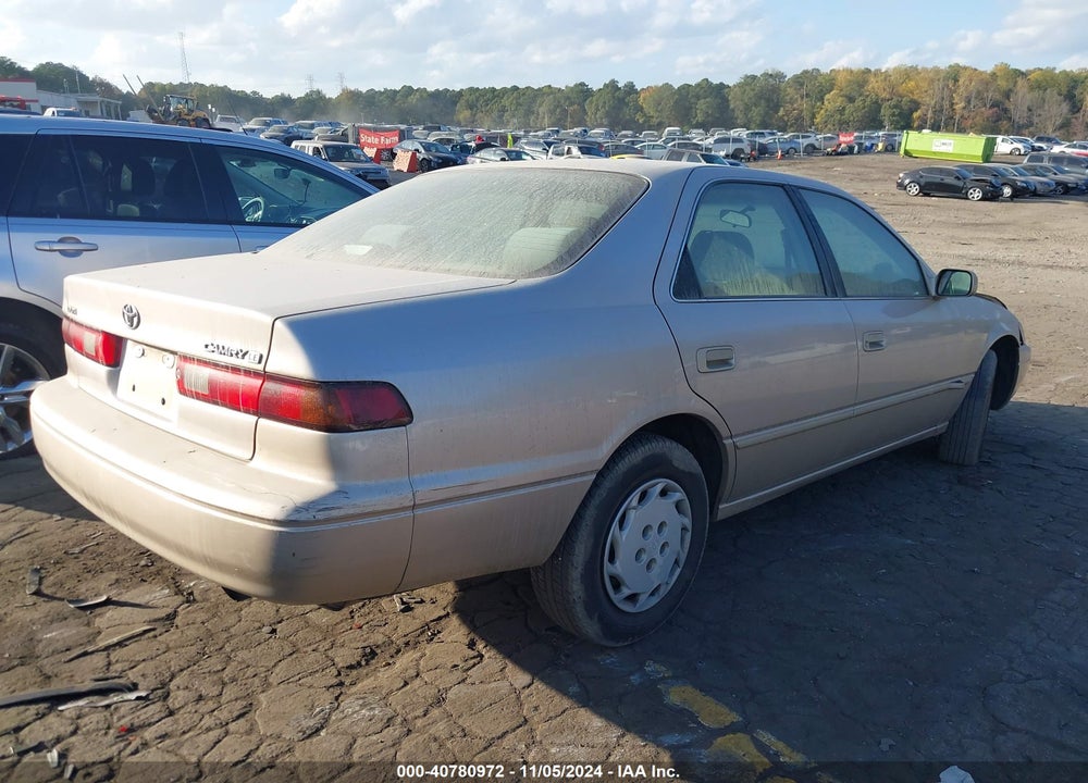 1997 TOYOTA CAMRY LE VIN: 4T1BG22K4VU820558