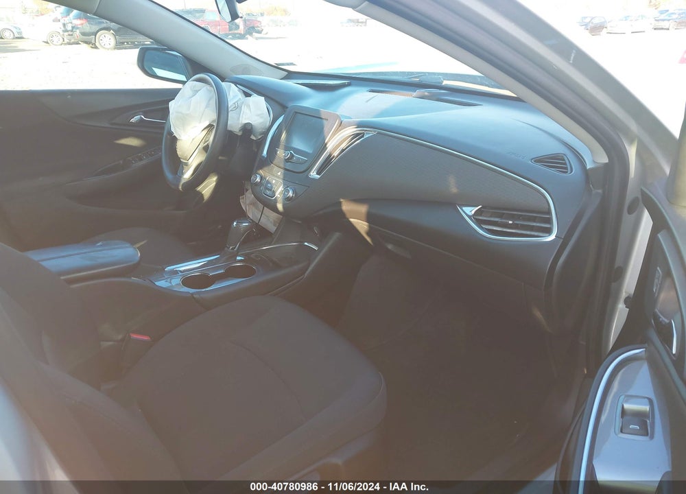 2018 CHEVROLET MALIBU LT VIN: 1G1ZD5ST9JF202164