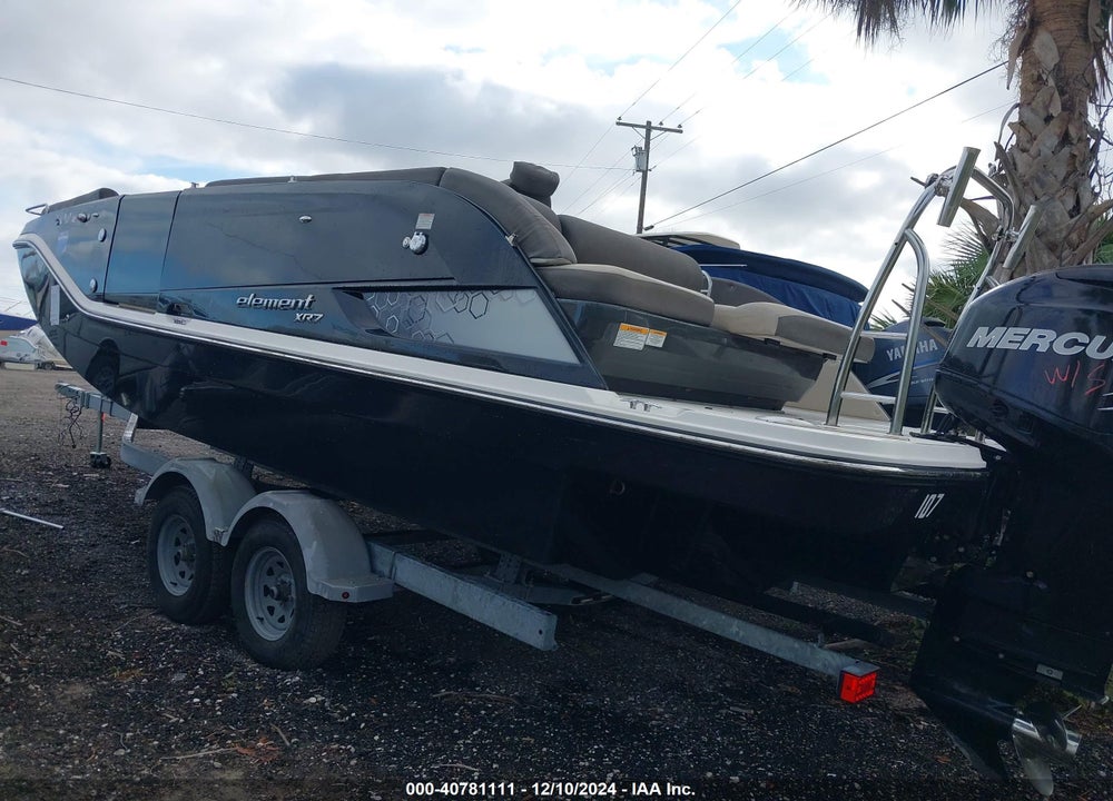 2017 BAYLINER BOAT VIN: BLBX3131A717