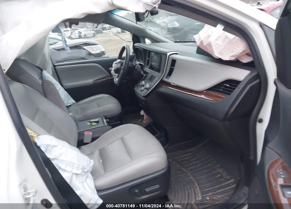 2017 TOYOTA SIENNA LIMITED PREMIUM 7 PASSENGER VIN: 5TDDZ3DC3HS153042