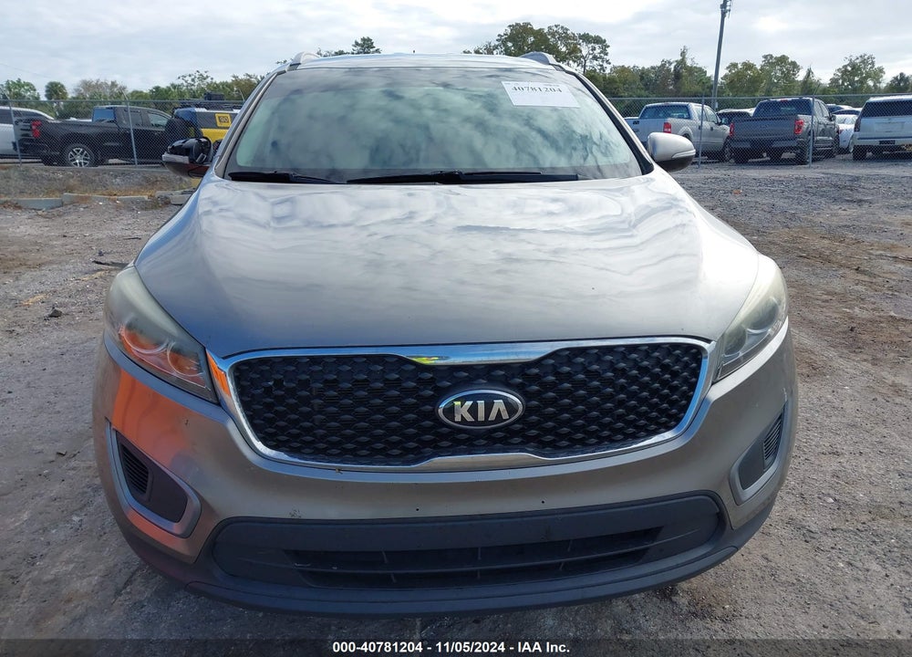 2017 KIA SORENTO LX V6 VIN: 5XYPGDA54HG190452