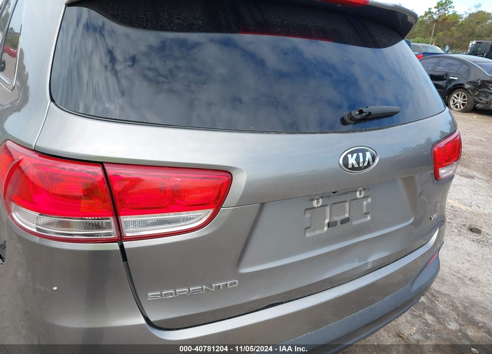 2017 KIA SORENTO LX V6 VIN: 5XYPGDA54HG190452
