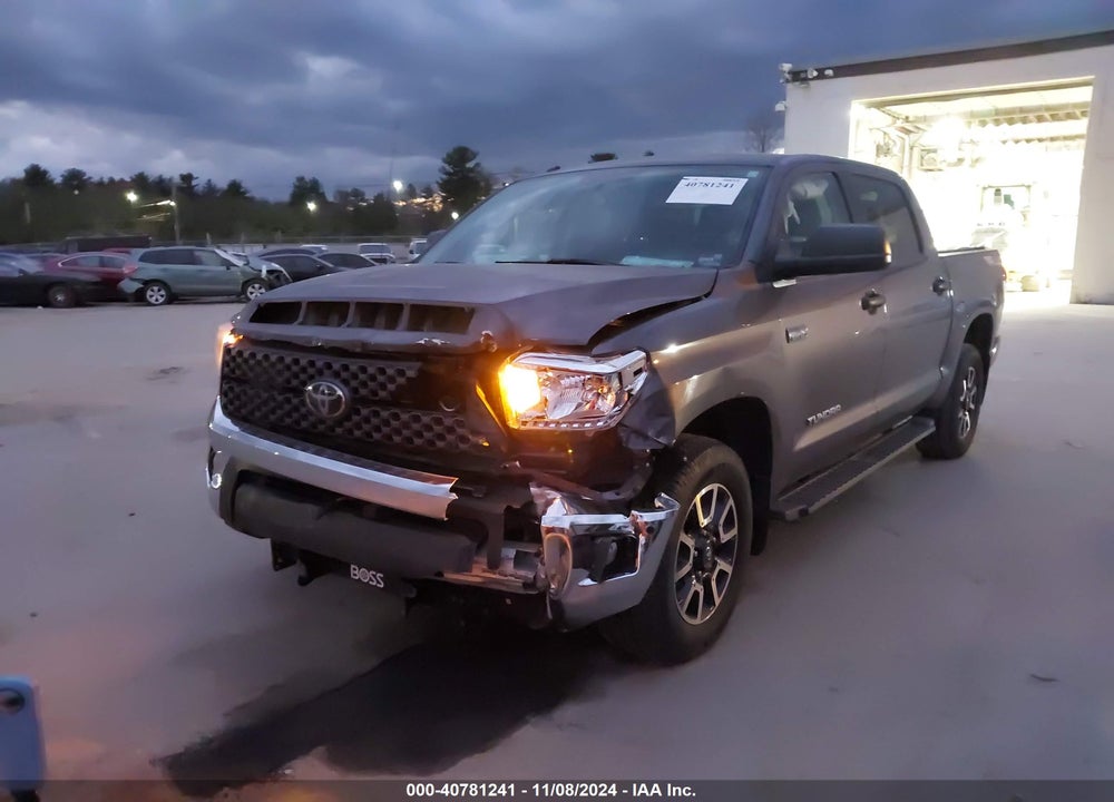 2017 TOYOTA TUNDRA SR5 5.7L V8 VIN: 5TFDY5F15HX642904