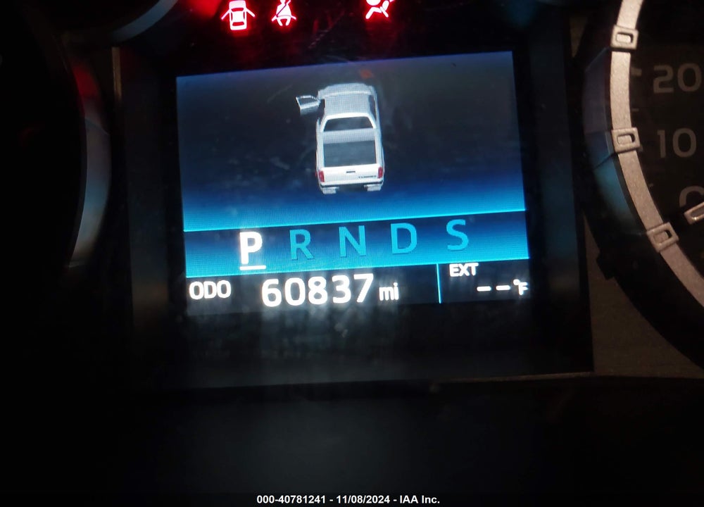 2017 TOYOTA TUNDRA SR5 5.7L V8 VIN: 5TFDY5F15HX642904