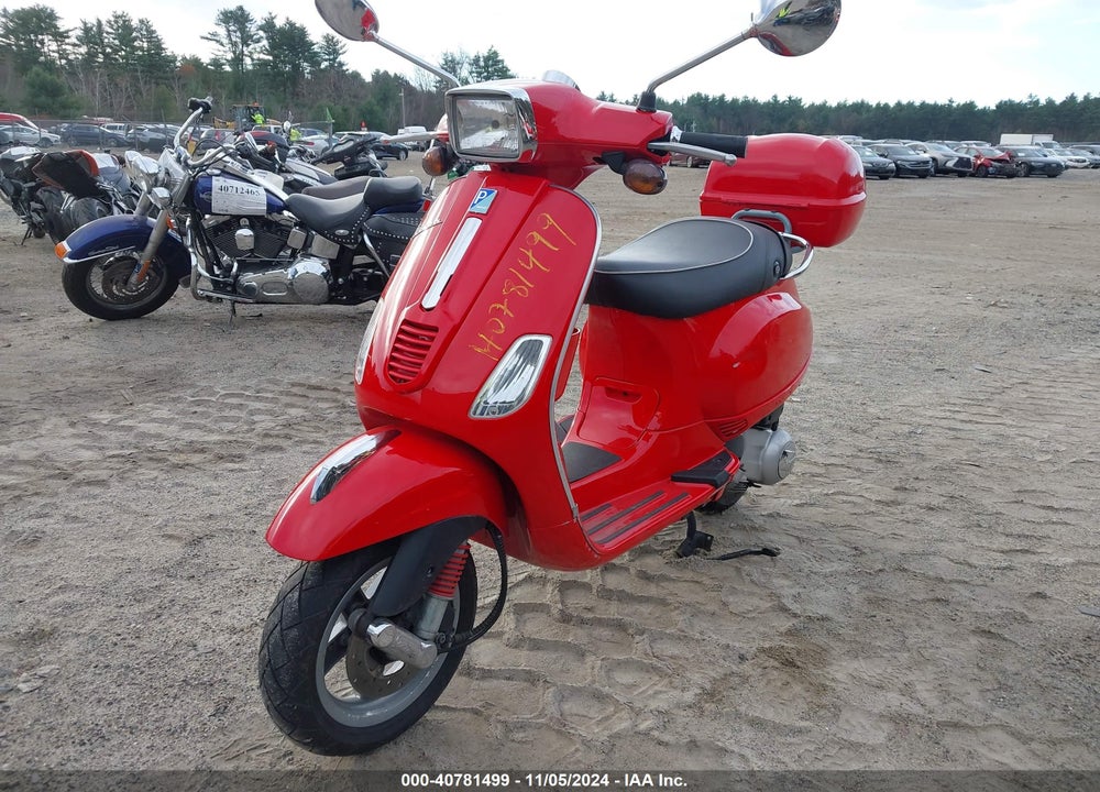 2011 VESPA LX 150IE VIN: ZAPM688F4B5400137