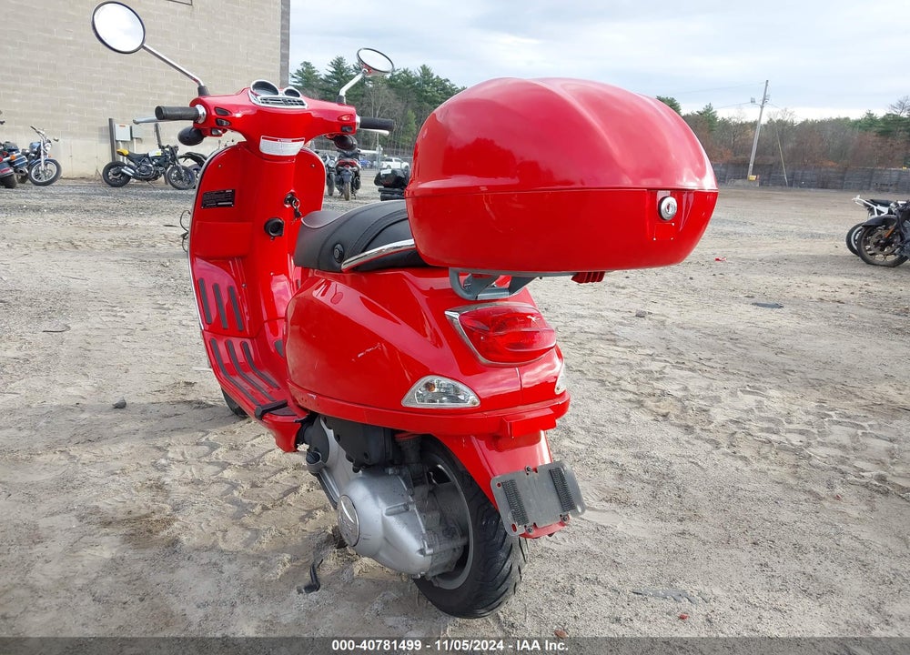 2011 VESPA LX 150IE VIN: ZAPM688F4B5400137