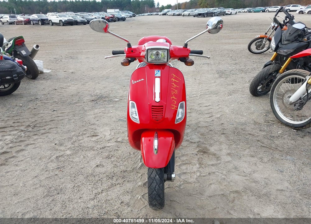 2011 VESPA LX 150IE VIN: ZAPM688F4B5400137