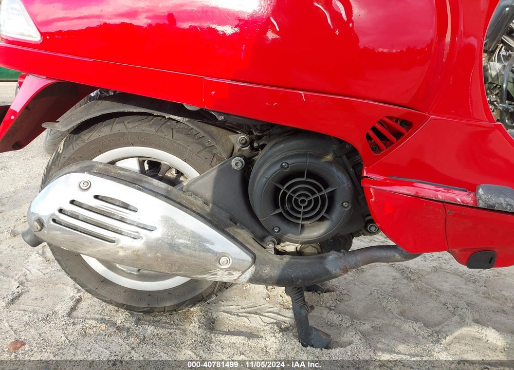 2011 VESPA LX 150IE VIN: ZAPM688F4B5400137