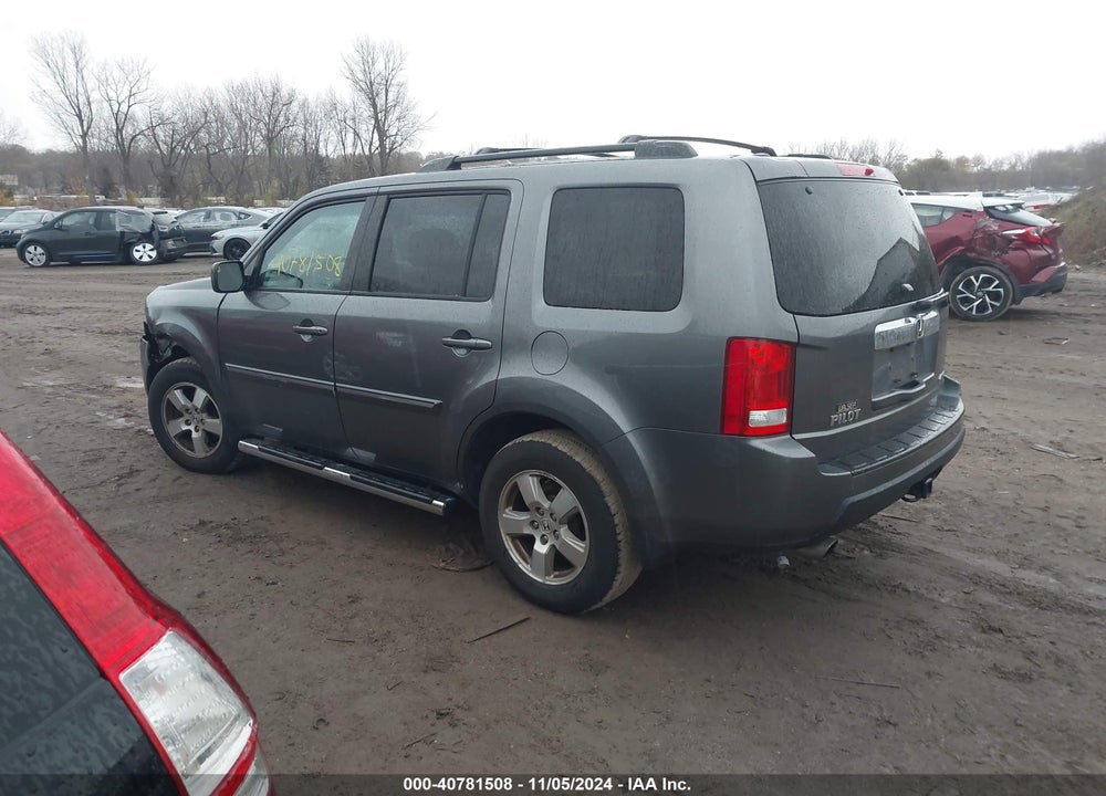 2011 HONDA PILOT EX-L VIN: 5FNYF4H68BB090438