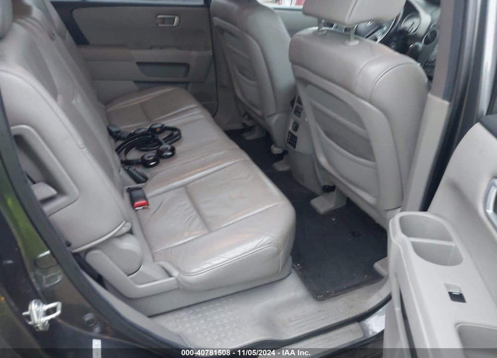 2011 HONDA PILOT EX-L VIN: 5FNYF4H68BB090438