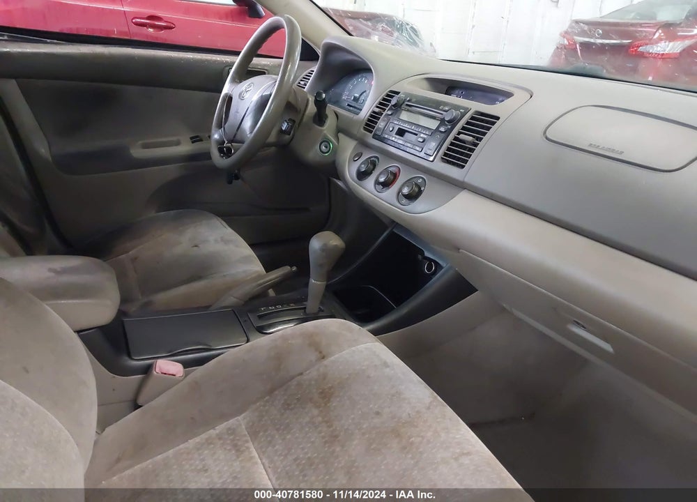2004 TOYOTA CAMRY LE VIN: JTDBE32KX40267484