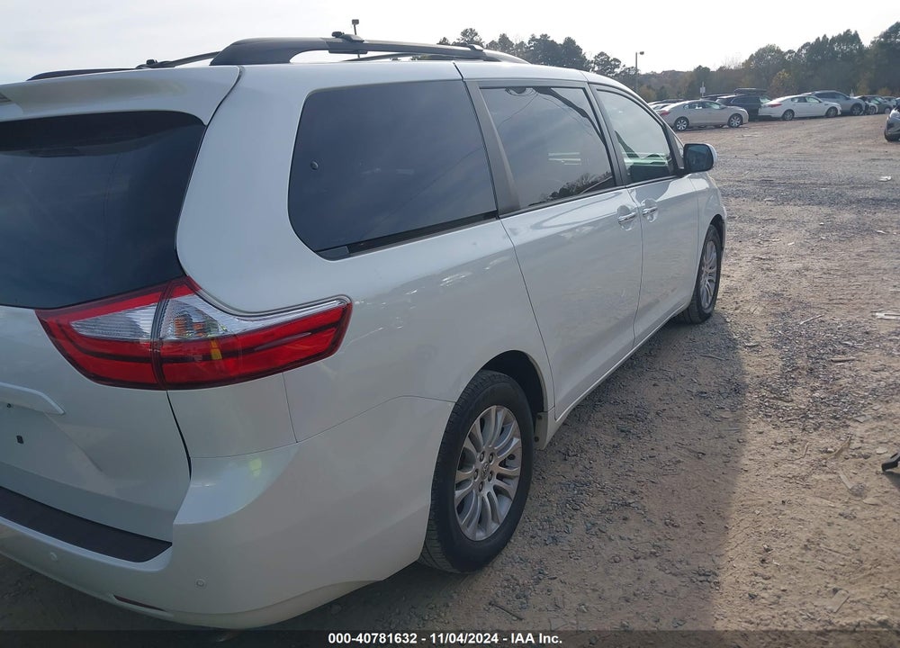 2015 TOYOTA SIENNA XLE LIMITED VIN: 5TDYK3DC2FS588069