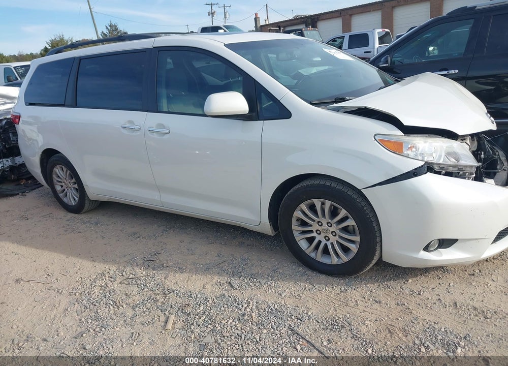 2015 TOYOTA SIENNA XLE LIMITED VIN: 5TDYK3DC2FS588069