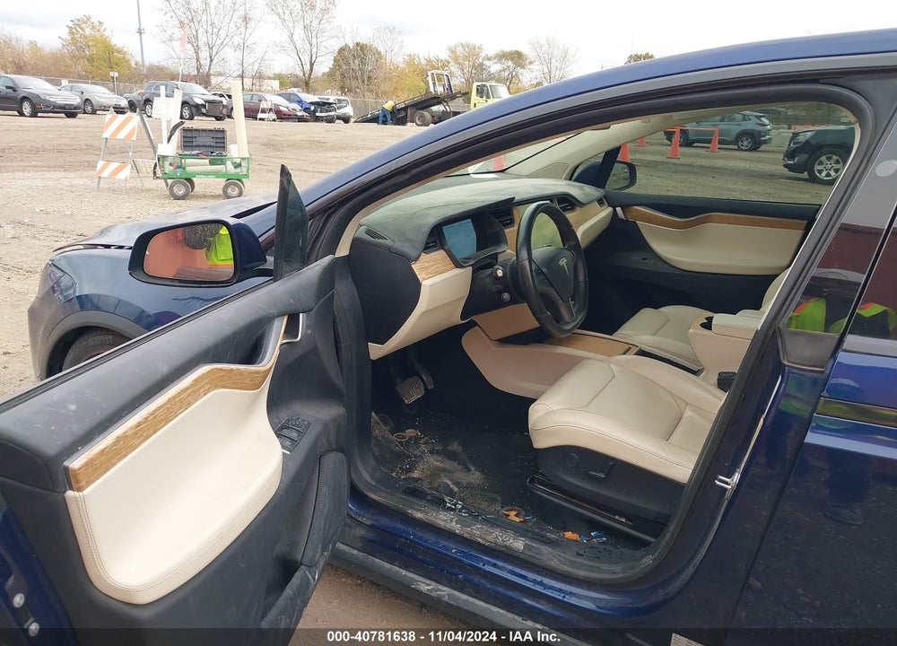 2018 TESLA MODEL X 100D/75D/P100D VIN: 5YJXCDE26JF125904