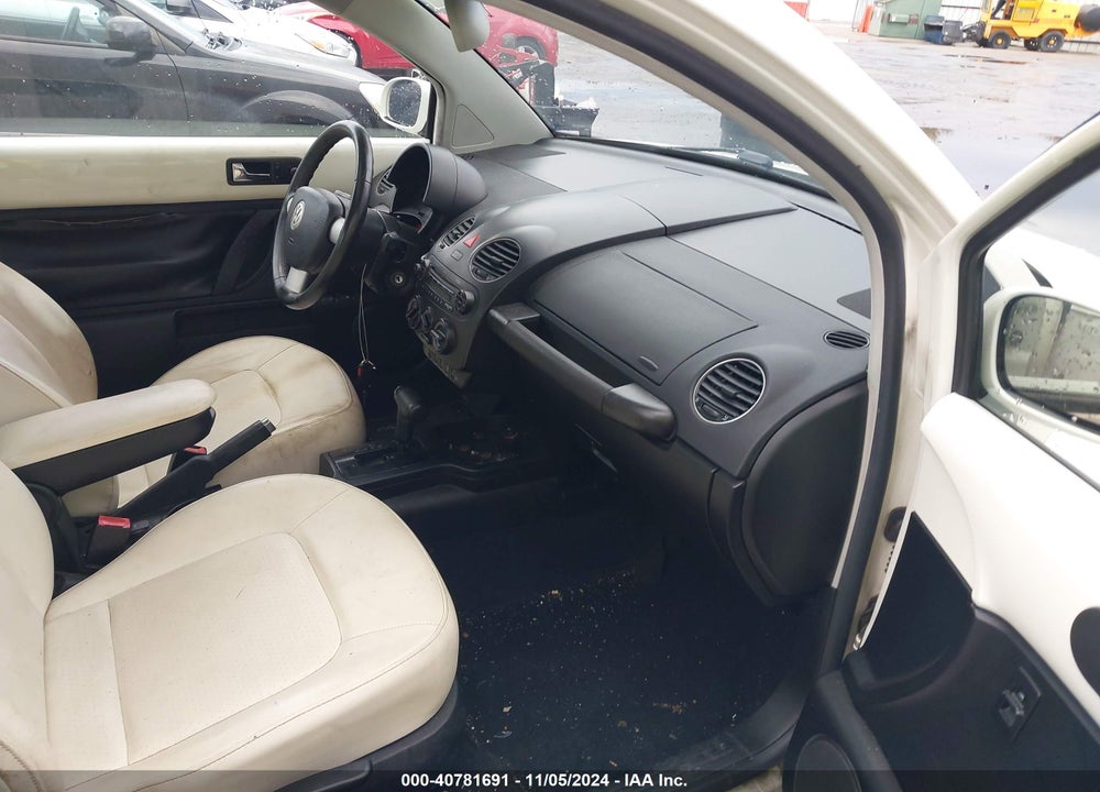 2008 VOLKSWAGEN NEW BEETLE COUPE BLACK TIE EDITION/TRIPLE WHITE VIN: 3VWFG31C78M524056