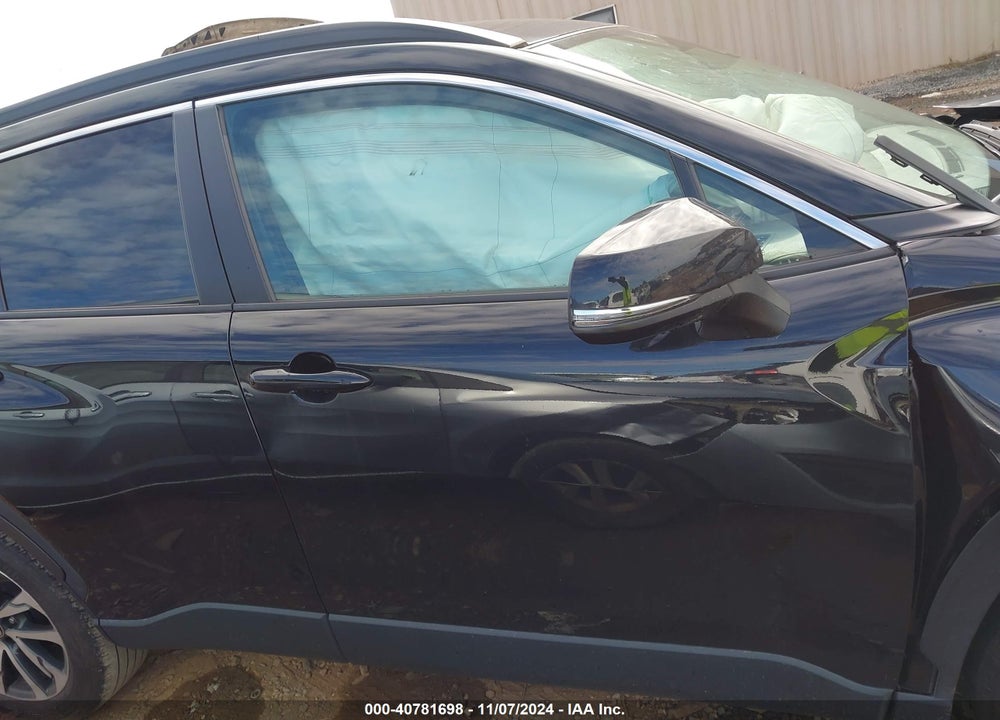 2022 TOYOTA COROLLA CROSS XLE VIN: 7MUEAAAG1NV027979