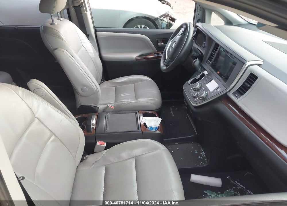 2015 TOYOTA SIENNA LIMITED 7 PASSENGER VIN: 5TDYK3DC4FS658543