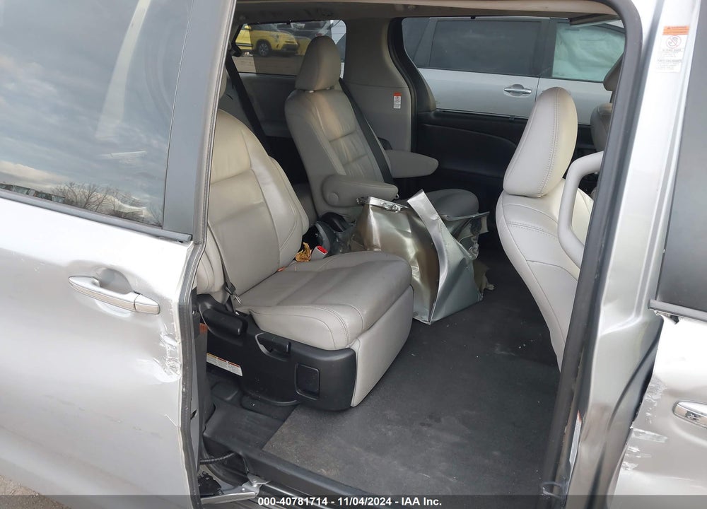 2015 TOYOTA SIENNA LIMITED 7 PASSENGER VIN: 5TDYK3DC4FS658543