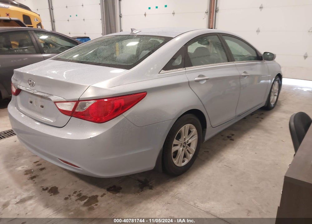 2013 HYUNDAI SONATA VIN: 5NPEB4AC1DH751746