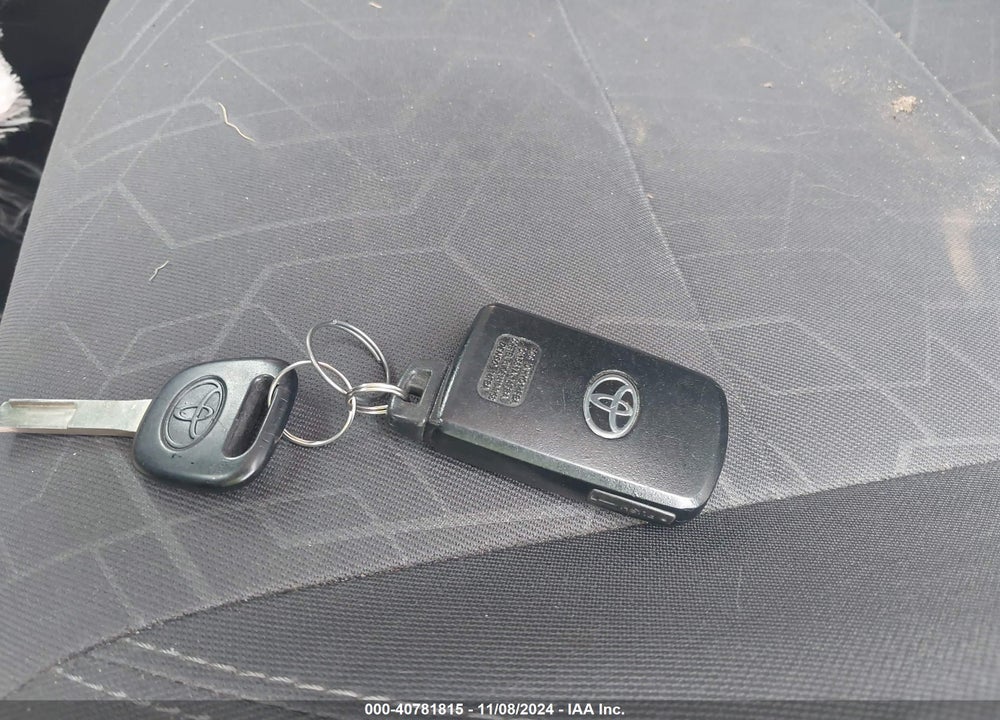 2017 TOYOTA TACOMA VIN: 5TFBZ5DN0HX002111